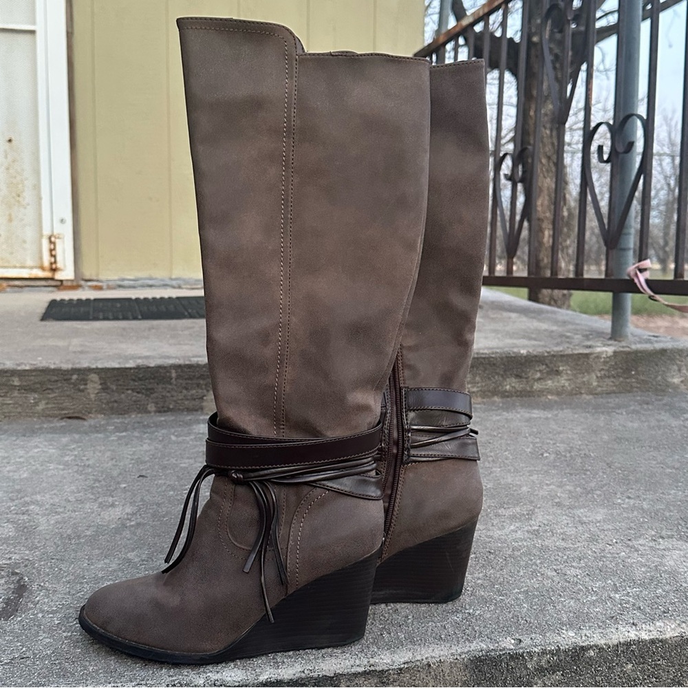 Rampage Taupe Wedge Heel Boots